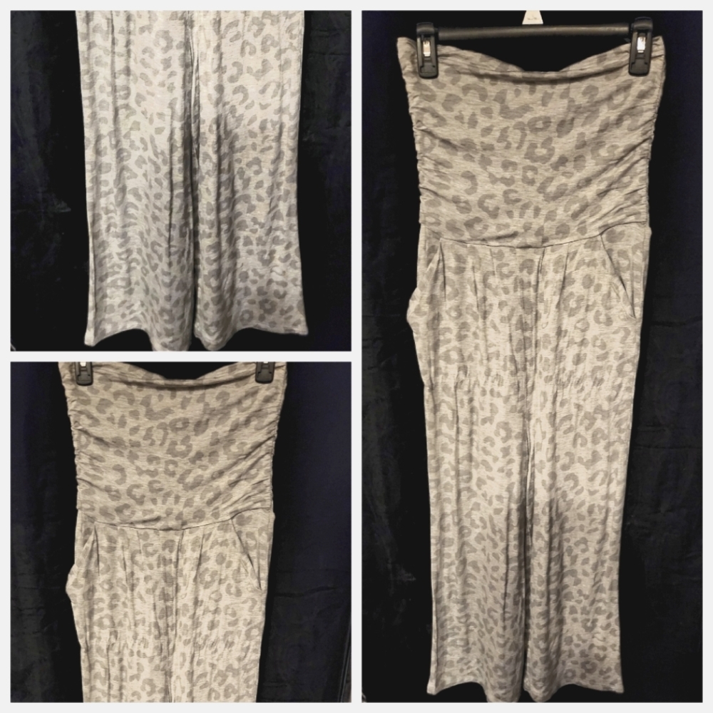 Gray leopard print jumper